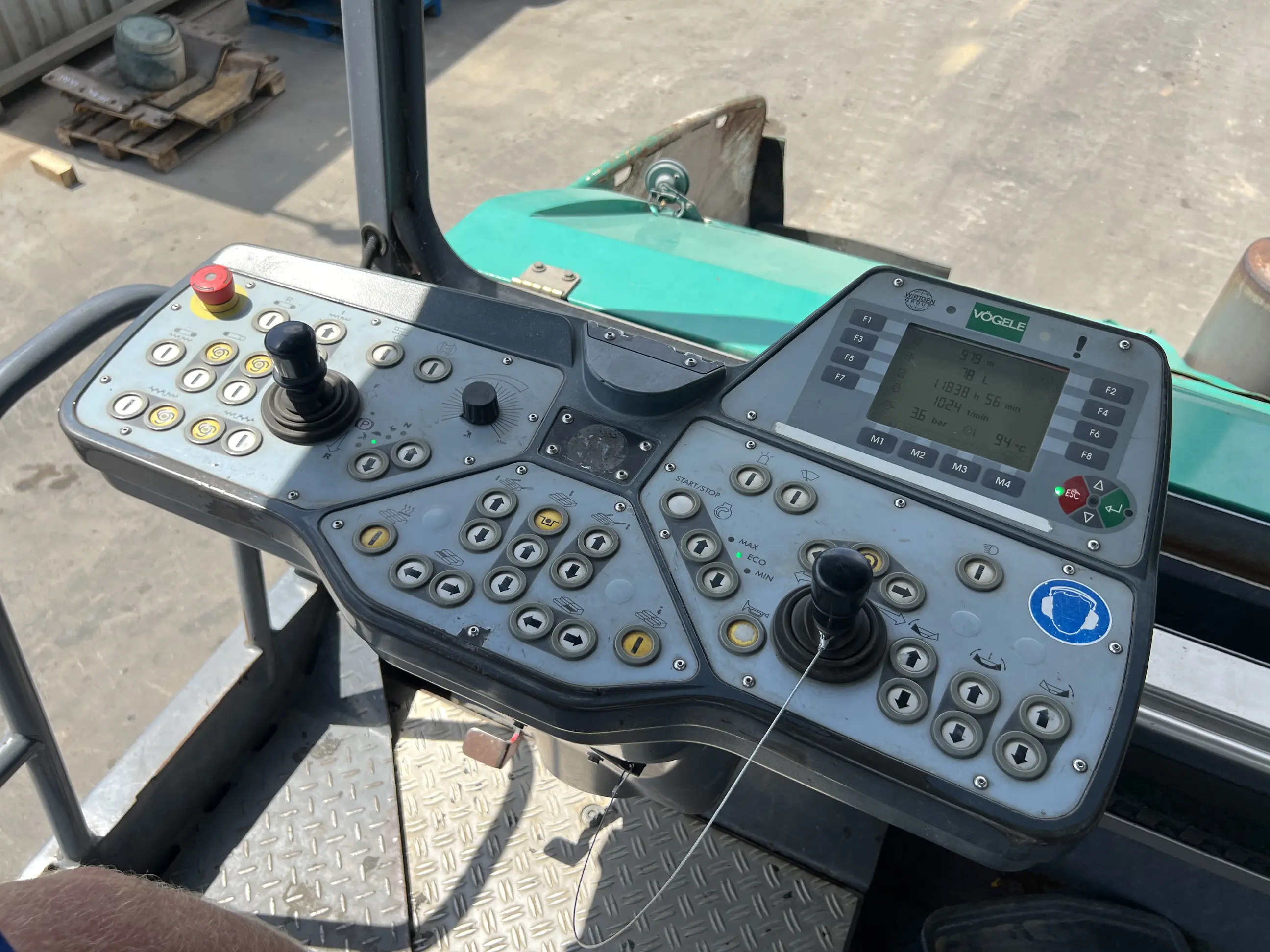VOGELE SUPER 1800-2 Smitma